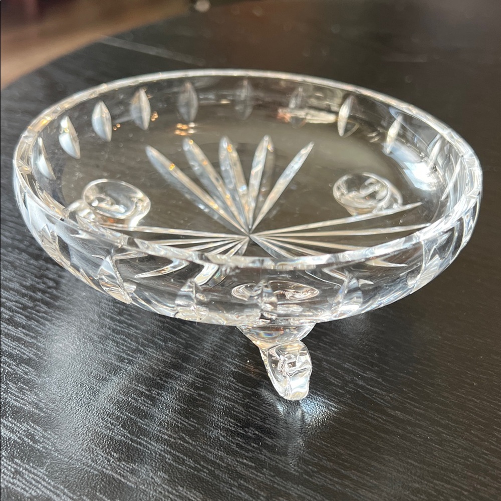 Vintage Round Cut Crystal Shallow Bowl Tri-Footed Trinket Dish / Soap Dish - Picture 5 of 10